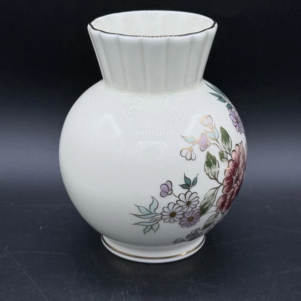 Vintage Zsolnay Hungary Porcelain Vase Hand Painted Floral Gold‎ Trim 5